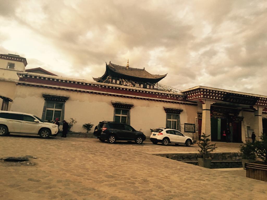 Jiumi Snow Mountain Original Art Hotel شانغريلا المظهر الخارجي الصورة